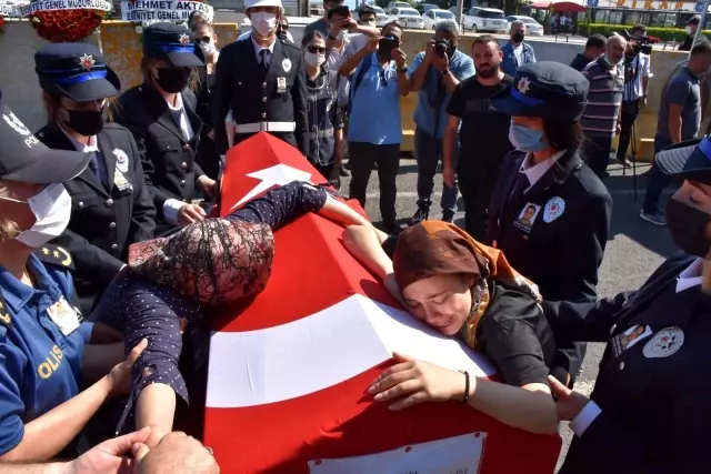 Son dakika haberleri | Şehit Bekçi Koşal son yolculuğuna uğurlandı: Annesi, asker selamı ile oğlunu uğurladı