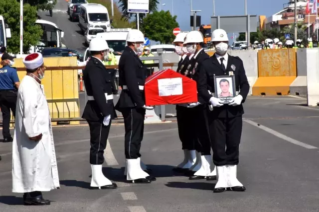 Son dakika haberleri | Şehit Bekçi Koşal son yolculuğuna uğurlandı: Annesi, asker selamı ile oğlunu uğurladı