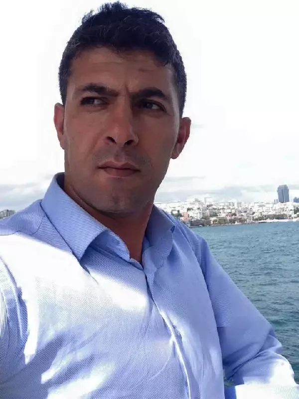 ŞEHİT OĞLUNUN MEZARINI CEP TELEFONUNDAN GÖRÜP, DUA ETTİ
