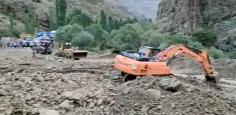 Meteoroloji Bölge Müdürlüğü: SELDE KAPANAN ARDAHAN-ERZURUM KARA YOLU, 6 SAAT SONRA AÇILDI Meteoroloji Bölge Müdürlüğü: SELDE KAPANAN ARDAHAN-ERZURUM KARA YOLU, 6 SAAT SONRA AÇILDI