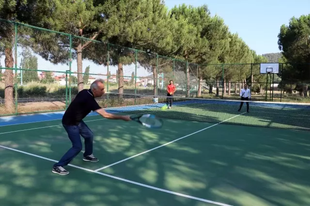Taşova'nın ilk tenis kortu açıldı 2 Taşova'nın ilk tenis kortu açıldı