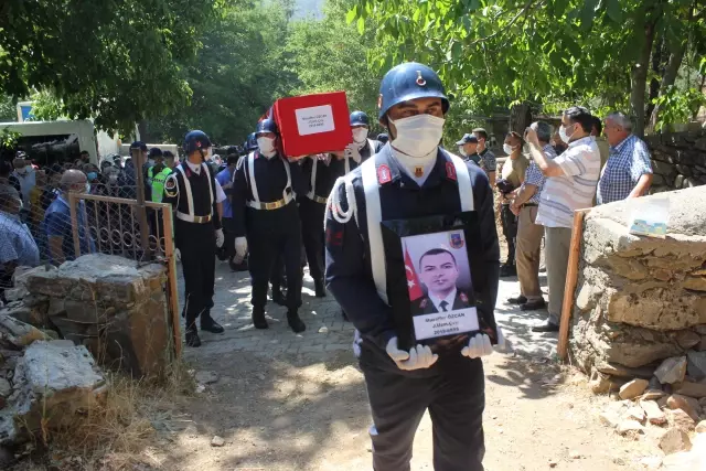 Tunceli'deki trafik kazasında yaşamını yitiren uzman çavuşun cenazesi defnedildi