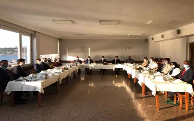 Vali İlhami AKTAŞ, 15 Temmuz Şehit Yakınları ve Gazilerimiz ile Bir Araya Geldi Vali İlhami AKTAŞ, 15 Temmuz Şehit Yakınları ve Gazilerimiz ile Bir Araya Geldi