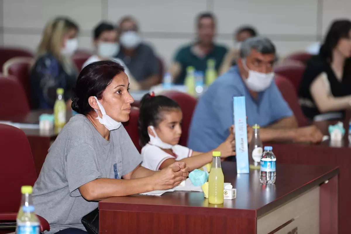 Yüreğir Belediye Başkanı Kocaispir, halk gününde vatandaşların talebini dinledi