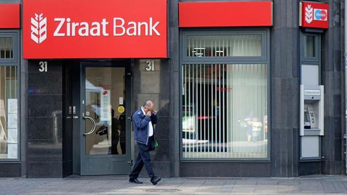 Ziraat Bankası'ndaki sistem arızası kısa süre içinde sosyal medyada gündem oldu! Yüzlerce tweet atıldı