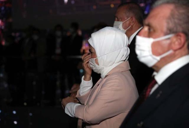 15 Temmuz Demokrasi Müzesi'nde duygu dolu anlar! Erdoğan çifti gözyaşlarına hakim olamadı