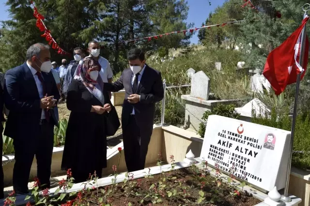 15 Temmuz şehidi Akif Altay kabri başında anıldı