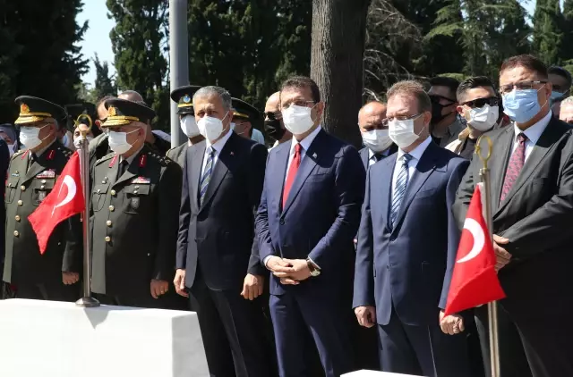 15 Temmuz şehitleri, Edirnekapı'daki kabirleri başında anıldı