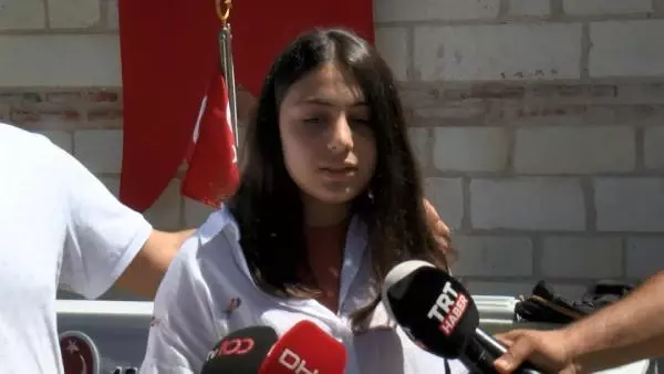 15 TEMMUZ'UN 5'İNCİ YILDÖNÜMÜNDE EDİRNEKAPI'DA ŞEHİTLER MEZARLARI BAŞINDA ANILDI
