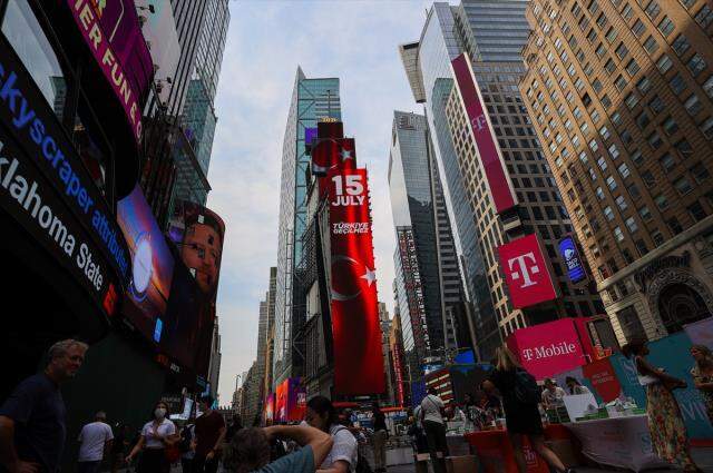 ABD'de 15 Temmuz darbe girişimi Times Meydanı'nda anlatıldı
