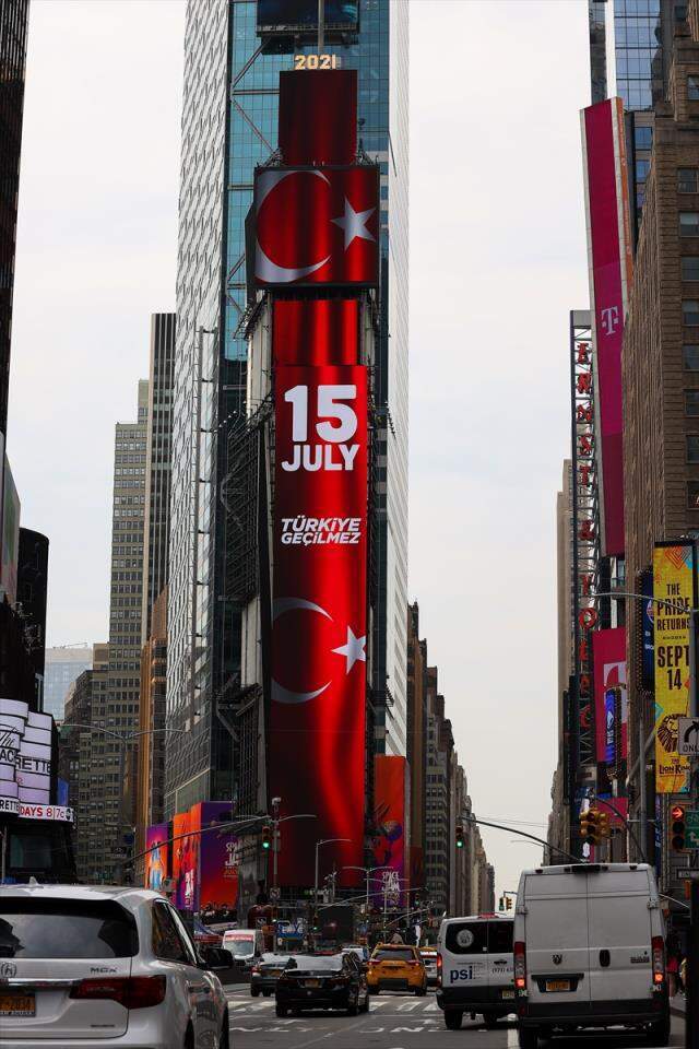 ABD'de 15 Temmuz darbe girişimi Times Meydanı'nda anlatıldı