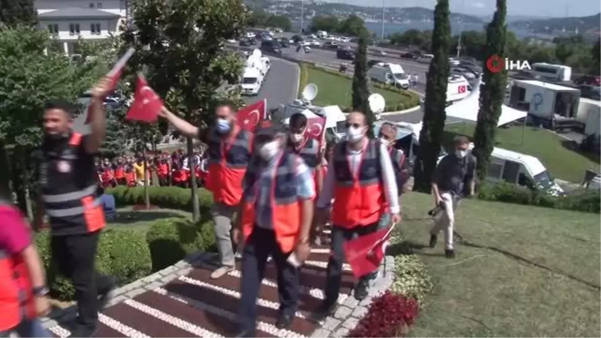 Son dakika: AFAD Gönüllüleri'nden, 15 Temmuz Şehitler Anıtı'na ziyaret