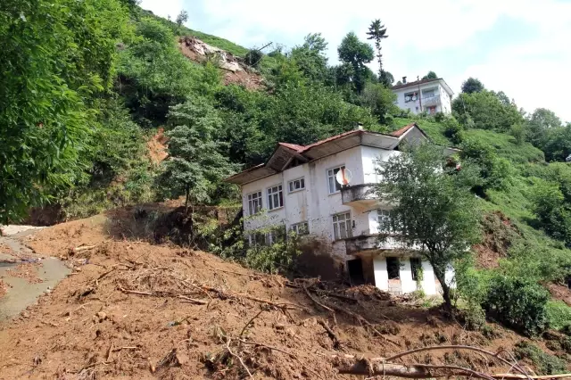 Son dakika... Anne babasını köye getirmek için İstanbul'a gitti, selde hayatı kurtuldu
