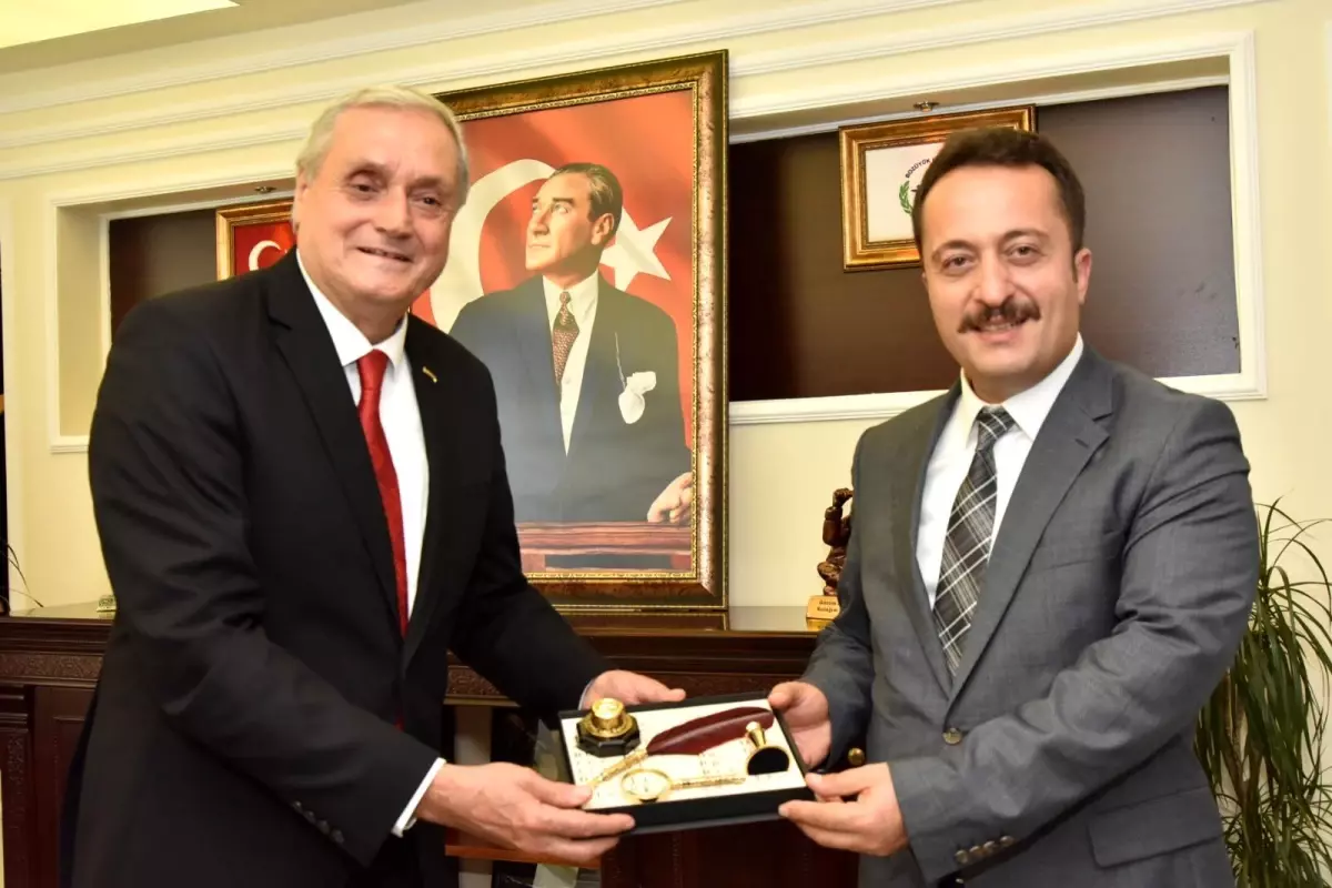 BİLECİK VALİSİ ŞENTÜRK'TEN VEDA ZİYARETİ 15 Temmuz 2021, 16: 15