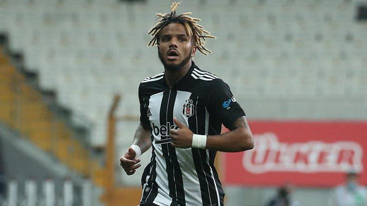 Burak Elmas: Biz 'Ben Beşiktaşlıyım' diyen bir oyuncuyla ilgilenmeyiz, Rosier gündemimizde yok
