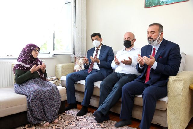 darica da 15 temmuz da sehitlik ziyareti 3 14270075 o
