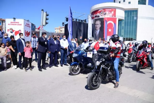 Gölbaşı'nda 15 Temmuz Demokrasi ve Milli Birlik Günü kapsamında şehitlik ziyaret edildi