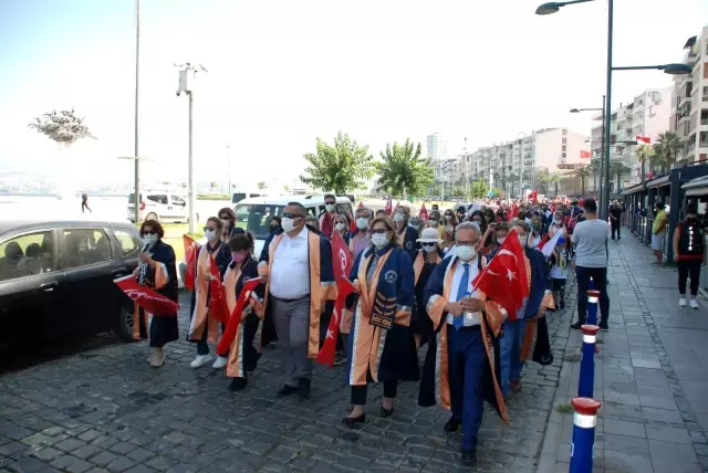 İzmir Demokrasi Üniversitesinden Demokrasi Yürüyüşü