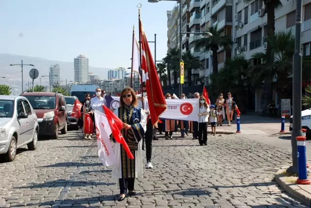 İzmir Demokrasi Üniversitesinden Demokrasi Yürüyüşü