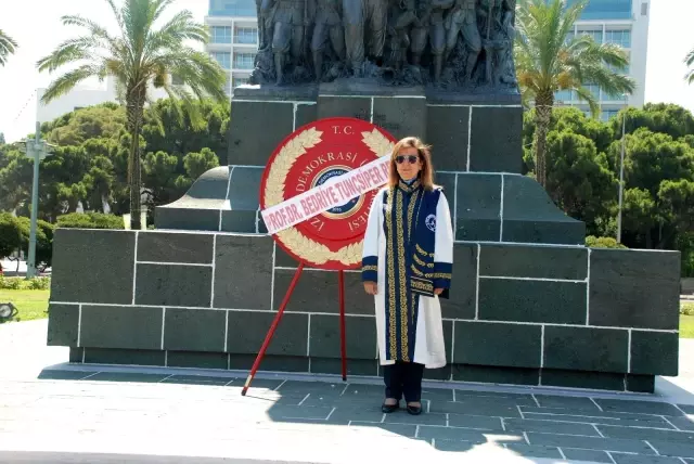 İzmir Demokrasi Üniversitesinden Demokrasi Yürüyüşü