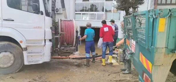 Son dakika haberleri | Kızılay'dan Rize'de selden etkilenen vatandaşlara destek
