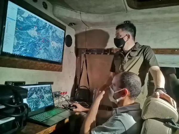 Son dakika haberleri! Bakan Pakdemirli, orman yangını bölgesini havadan inceledi