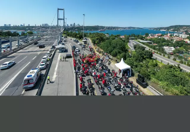 Son dakika haberleri | Motosikletçiler, 15 Temmuz şehitleri için konvoy oluşturdu