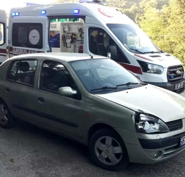Otomobilin pat pata çarpma anı güvenlik kamerasında