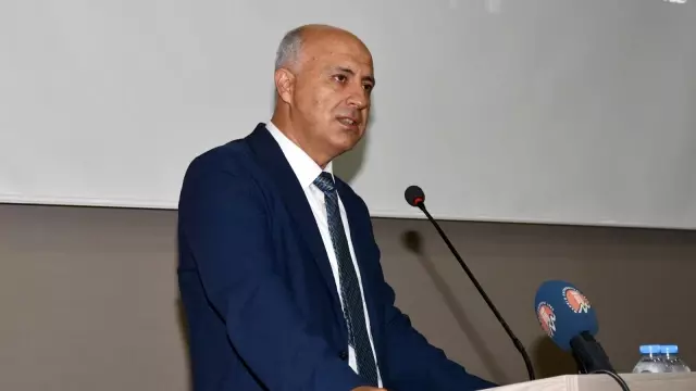 Rektör Çamsarı: O gece Türk Milleti, vatanına sahip çıkmıştır