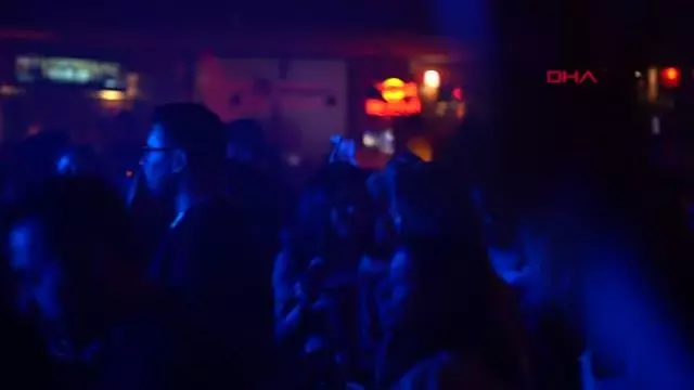 SAHNELERDE YASAK KALKTI, KONSERLER BAŞLADI