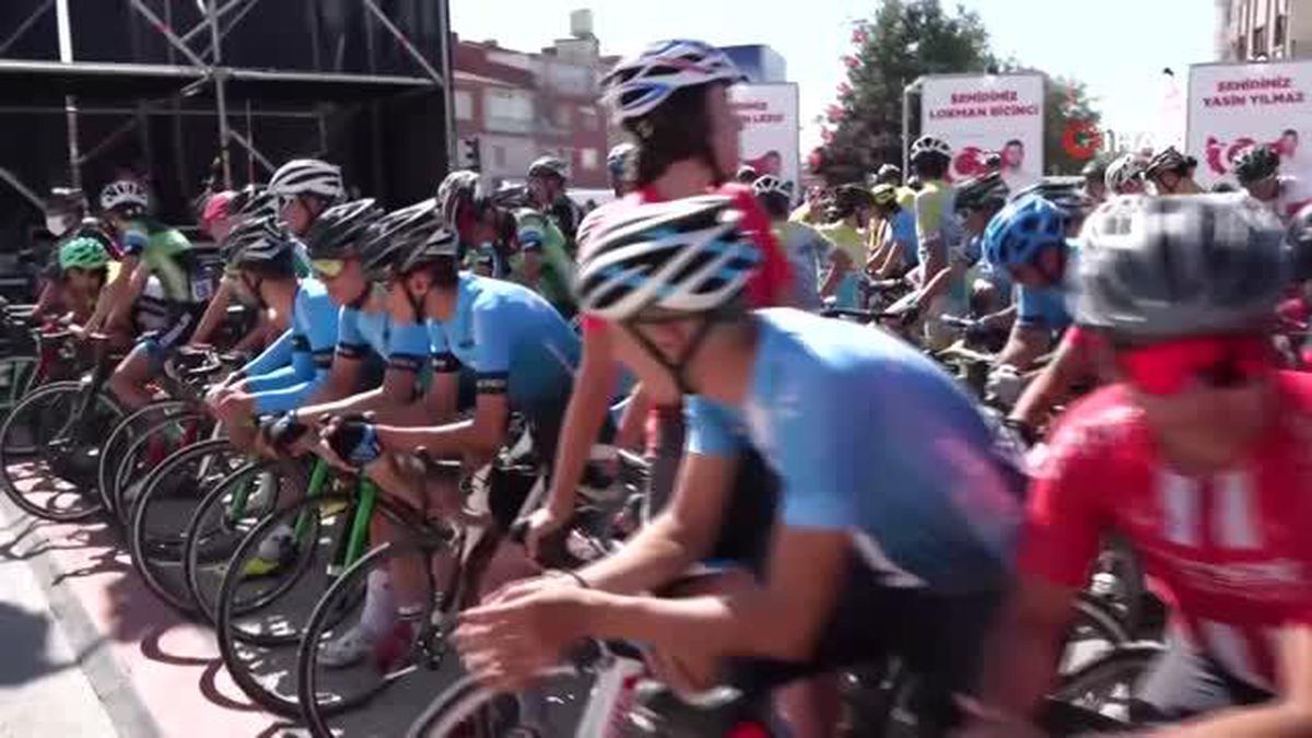 Şehitler anısına 60 km pedal çevirdiler