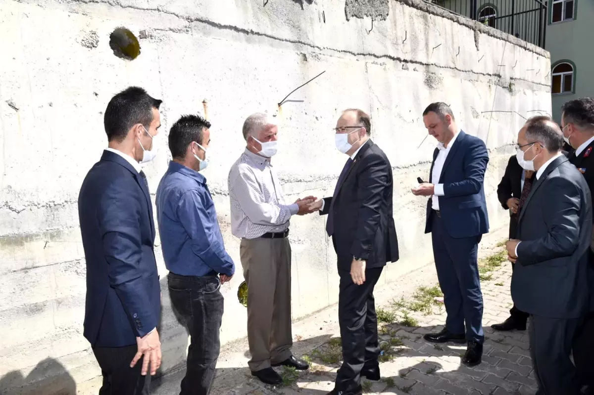 Vali Mustafa Tutulmaz, Aziz Şehidimizin Ailesini ve Gazimizi Ziyarette Bulundu