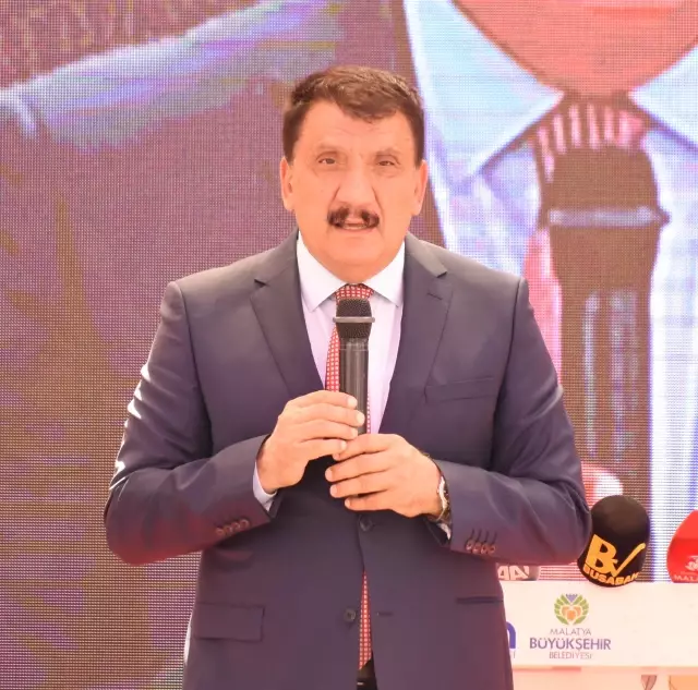24. Malatya Kültür Sanat Etkinlikleri ve Kayısı Festivali başladı