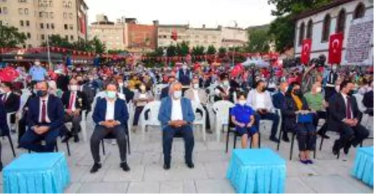 AKÜ Demokrasi Nöbeti İçin Afyonkarahisar Kent Meydanındaydı