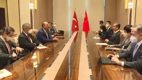 Çavuşoğlu, Azerbaycan Başbakan Yardımcısı Mustafayev ve Kuveytli mevkidaşı ile görüştü
