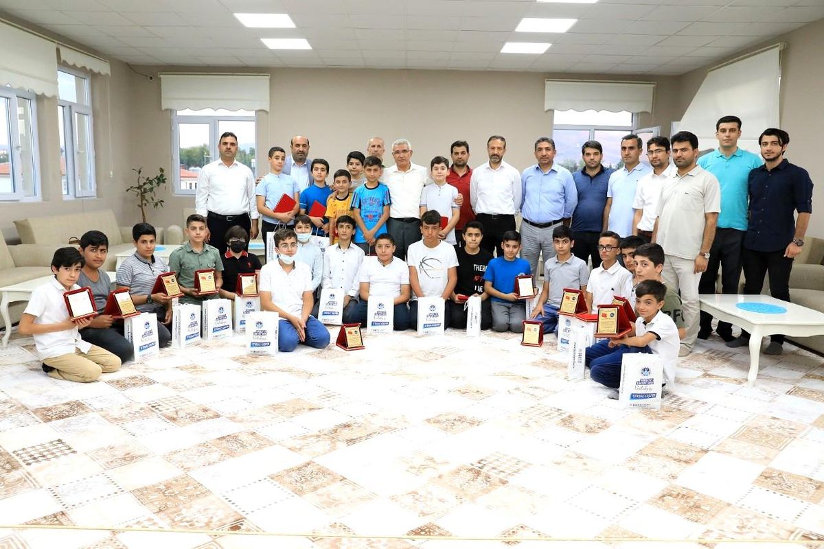 Başkan Güder, hafızlık icazet merasimine katıldı