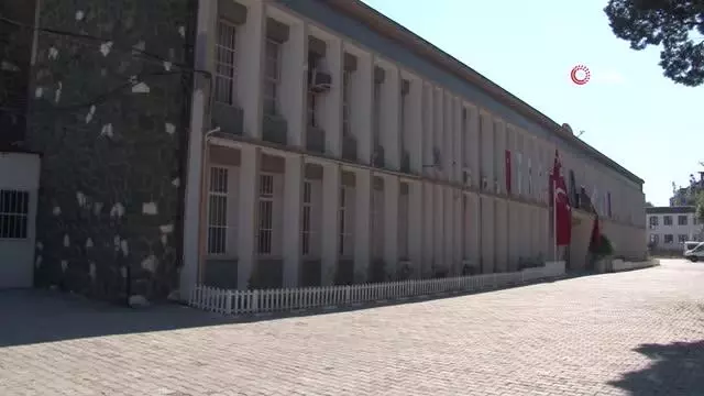 Bir dönem sona erdi: 62 yıllık Buca Cezaevi resmen kapatıldı