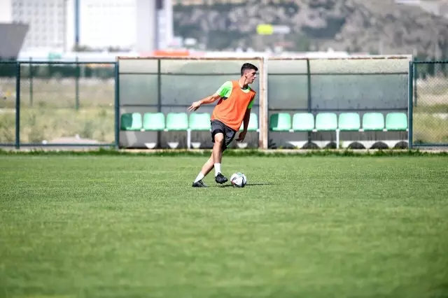 Bursaspor'da Batuhan Kör antrenmana katılmadı
