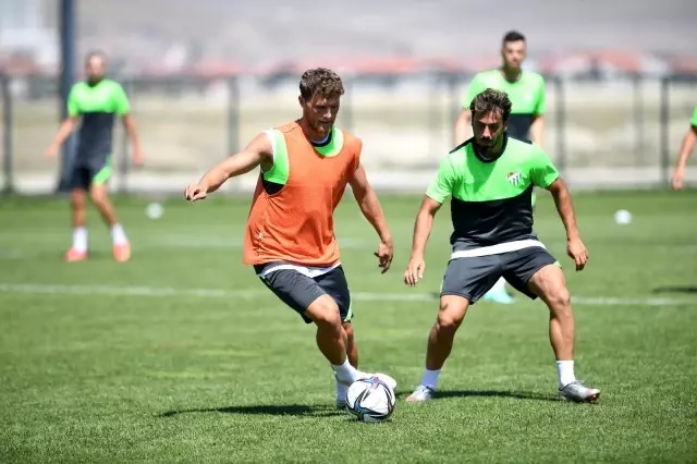 Bursaspor'da Batuhan Kör antrenmana katılmadı