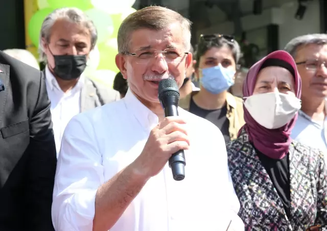 Gelecek Partisi Genel Başkanı Davutoğlu, Giresun'da ziyaretlerde bulundu