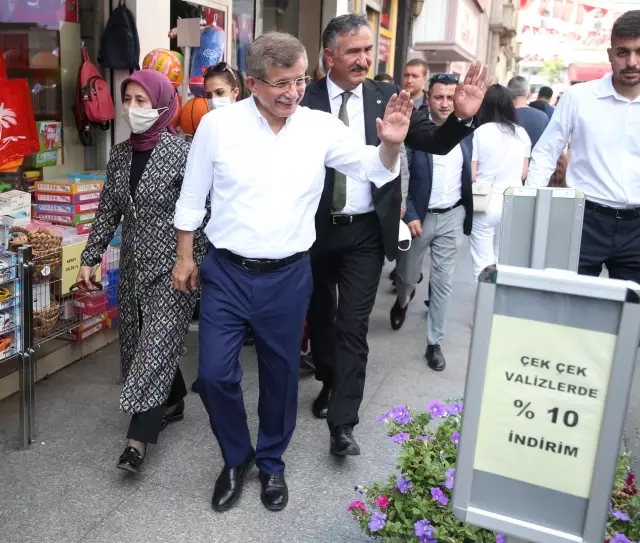 Gelecek Partisi Genel Başkanı Davutoğlu, Giresun'da ziyaretlerde bulundu