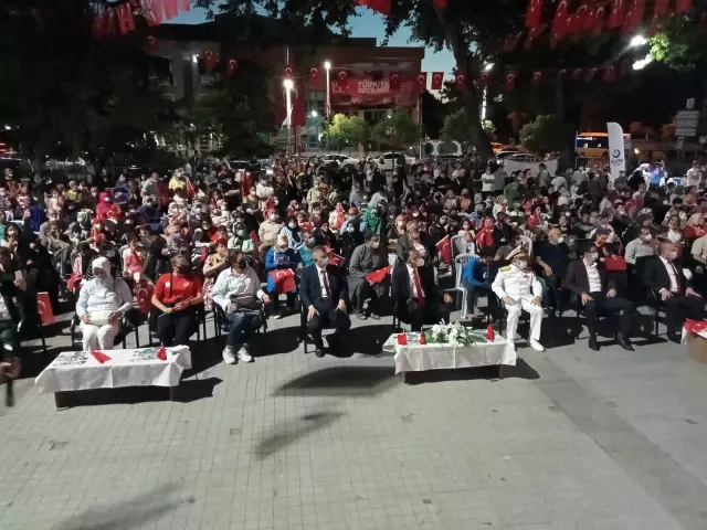 Gölcük ve Karamürsel'de 15 Temmuz Demokrasi ve Milli Birlik Günü programı düzenlendi