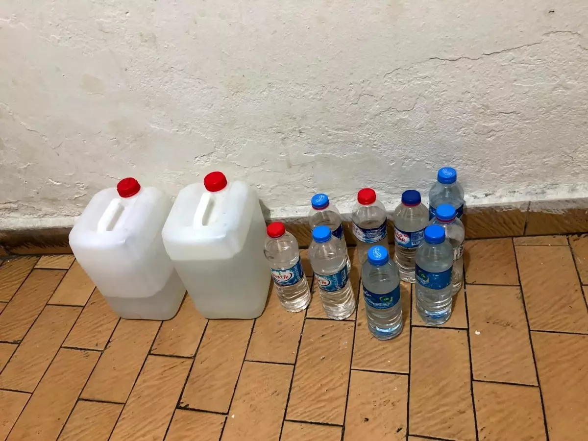 İş yerinde 10 litre sahte içki ele geçirildi, gözaltına alındı