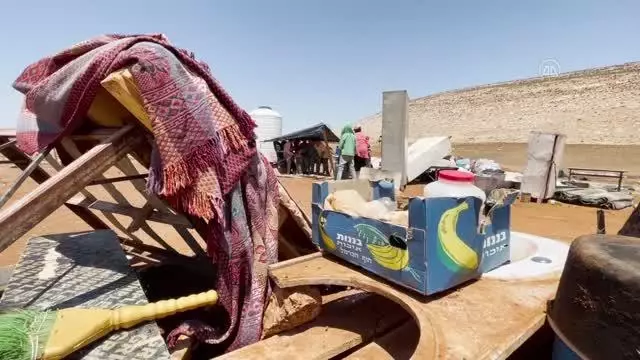 Son dakika haberi... İsrail askerlerinin evlerini yıktığı Filistinli bedevi aileler, kavurucu yaz sıcağında ortada kaldı