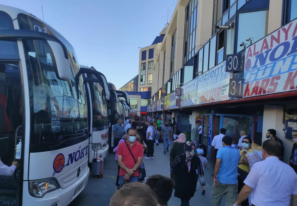 15 Temmuz Demokrasi Otogarı'nda bayram öncesi yoğunluğu