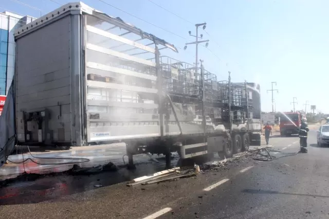 Kimyasal madde yüklü tır alev alev yandı
