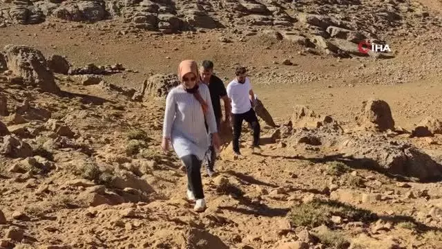 Sağlık çalışanları dağ tepe demeden çobanları aşılıyor