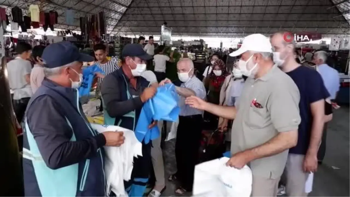 Şahinbey Belediyesi kurban atık poşeti dağıtıyor