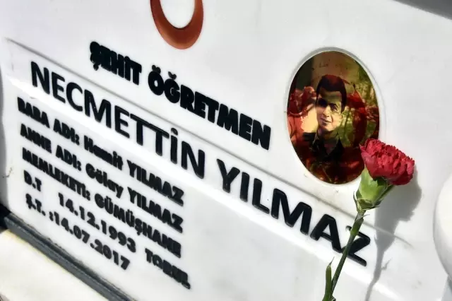 Son dakika: Şehit Öğretmen Necmettin Yılmaz şehadetinin 4. yılında kabri başında anıldı