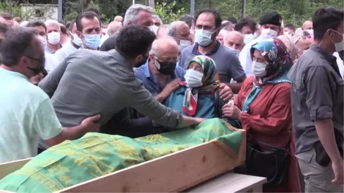 Sel ve heyelanda hayatını kaybeden 2 kişinin cenazesi defnedildi